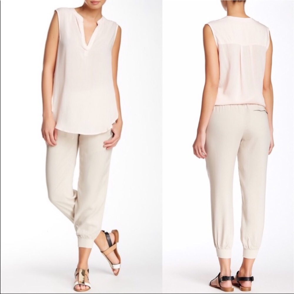 Bella Dahl zip jogger pants in color white sand